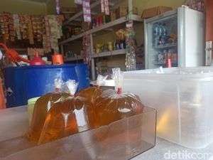 Beli Minyak Curah Pakai PeduliLindungi, Pedagang Medan: Bikin Repot Beli Minyak Curah Pakai PeduliLindungi, Pedagang Medan: Bikin Repot