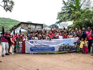 HUT Ke-26, Elnusa Petrofin Luncurkan Pojok Baca di Bantar Gebang HUT Ke-26, Elnusa Petrofin Luncurkan Pojok Baca di Bantar Gebang