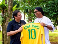 Ronaldinho Setuju Indonesia Harus Punya Banyak SSB