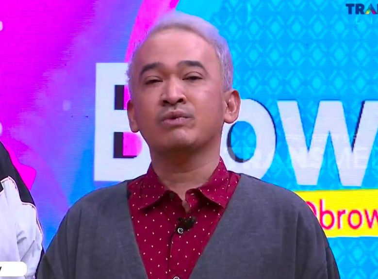 Ruben Onsu tampil di Brownis.