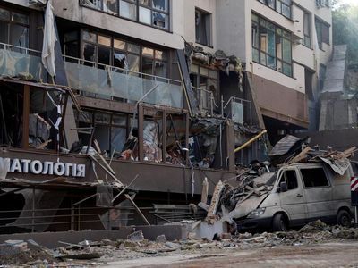 Rudal Rusia Bikin Pusat Kota Kyiv Kembali Babak Belur