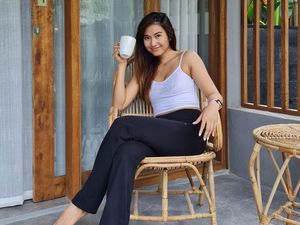 Sandy Rachel Ogah Komersialkan Asmara dan Pacar Sandy Rachel Ogah Komersialkan Asmara dan Pacar