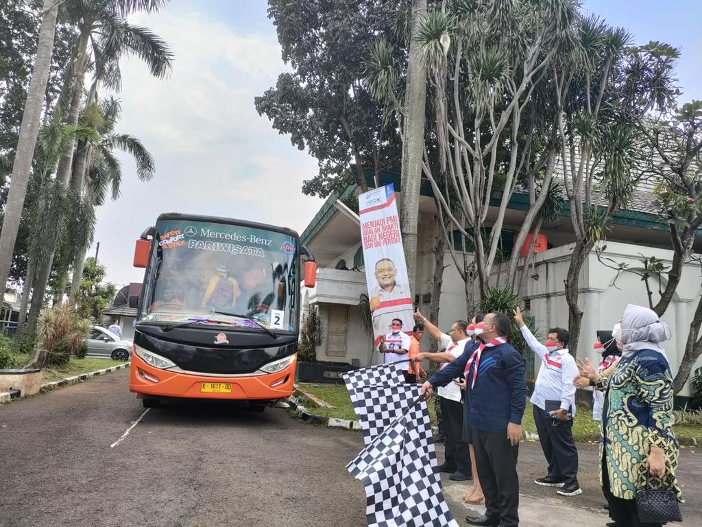 Lepas 375 Pekerja Migran, BP2MI: Perangi Mafia Pengirim PMI Ilegal! Lepas 375 Pekerja Migran, BP2MI: Perangi Mafia Pengirim PMI Ilegal!