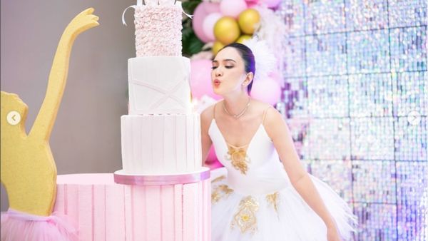 8 Pesona Shandy Aulia Jadi Ballerina di Pesta Ultah ke-35, Bak Masih ABG