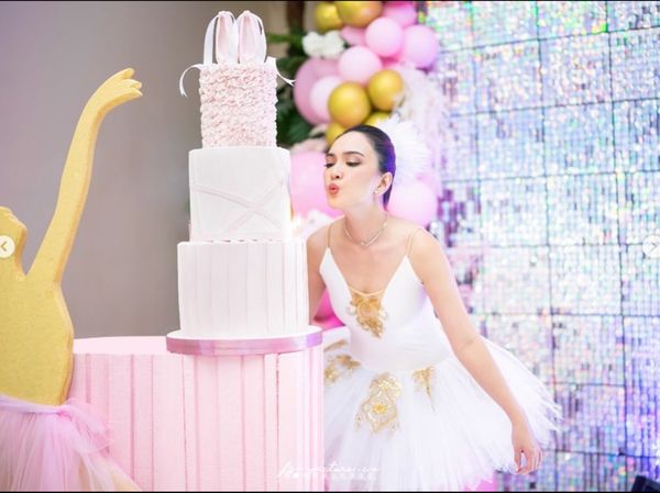 8 Pesona Shandy Aulia Jadi Ballerina di Pesta Ultah ke-35, Bak Masih ABG