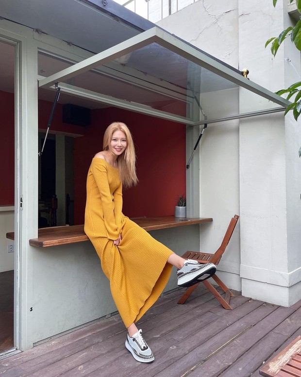 Sooyoung/ Foto: sooyoungchoi Sooyoung OOTD Nama Sneaker