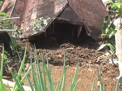 Ibu-Anak Korban Tewas Tebing Longsor Pemalang Ditemukan Berpelukan