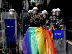 Polisi Turki Bubarkan Pawai Kebanggaan LGBTQ, 200 Orang Ditahan