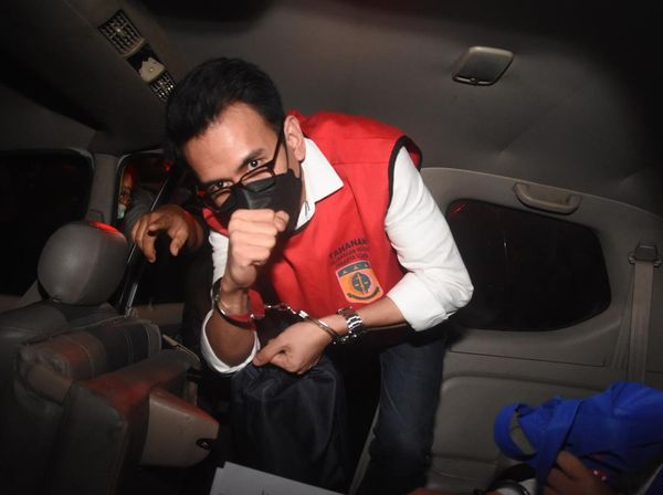 Adam Deni Divonis 4 Tahun Penjara