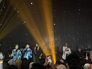 Bergandeng Bersama Semesta Dimeriahkan Kunto Aji hingga Rayen Pono