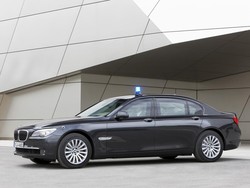 Intip Kecanggihan Mobil BMW Tunggangan Jokowi di KTT G7 Jerman