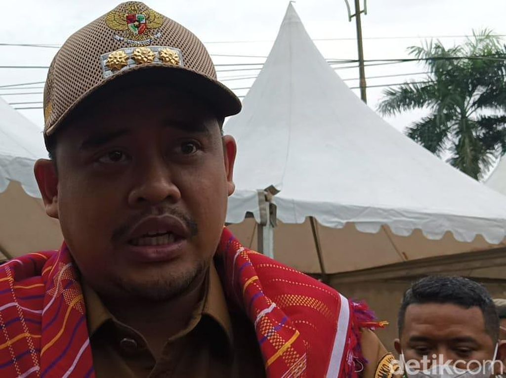 Bobby Tegur Kadis PU gegara Jalan di Medan Berlubang