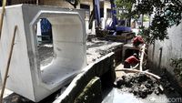 Cegah Banjir, Perbaikan Drainase di Jalan Tipala Jaktim Dikebut