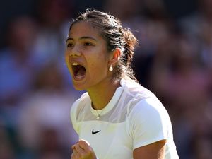 Gaya Mewah Emma Raducanu di Wimbledon, Tanding Pakai Gelang Rp 343 Juta