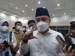 Kemarahan Wali Kota Eri soal Dolly-Moroseneng Disebut Masih Ada Prostitusi Kemarahan Wali Kota Eri soal Dolly-Moroseneng Disebut Masih Ada Prostitusi