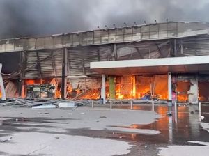 Rusia Gempur Mal Ukraina, Zelensky: Aksi Teroris Paling Berani! Rusia Gempur Mal Ukraina, Zelensky: Aksi Teroris Paling Berani!