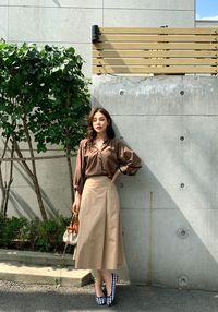Cara Mix and Match Pakaian Warna Earth Tone untuk Sehari-hari