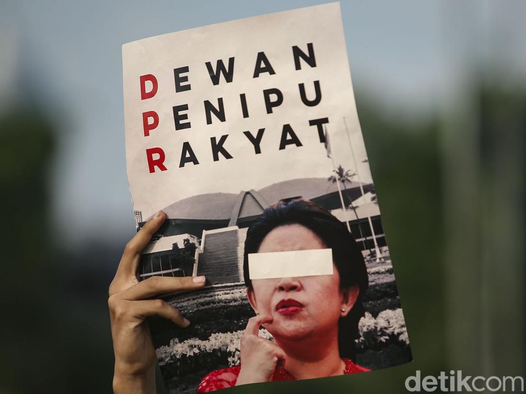 Draf Final RKUHP: Presiden Harus Lapor Sendiri agar Penghina Dibui 3,5 Tahun