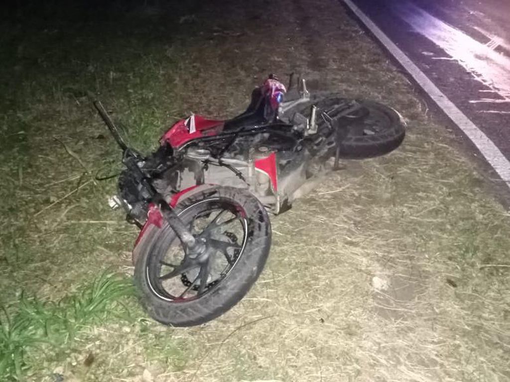 Biker Ponorogo Tewas Usai Tabrak Pikap yang Sedang Diderek Biker Ponorogo Tewas Usai Tabrak Pikap yang Sedang Diderek