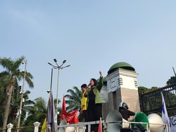 Demo Tolak RKUHP di DPR, Massa Mahasiswa Minta Bertemu Puan