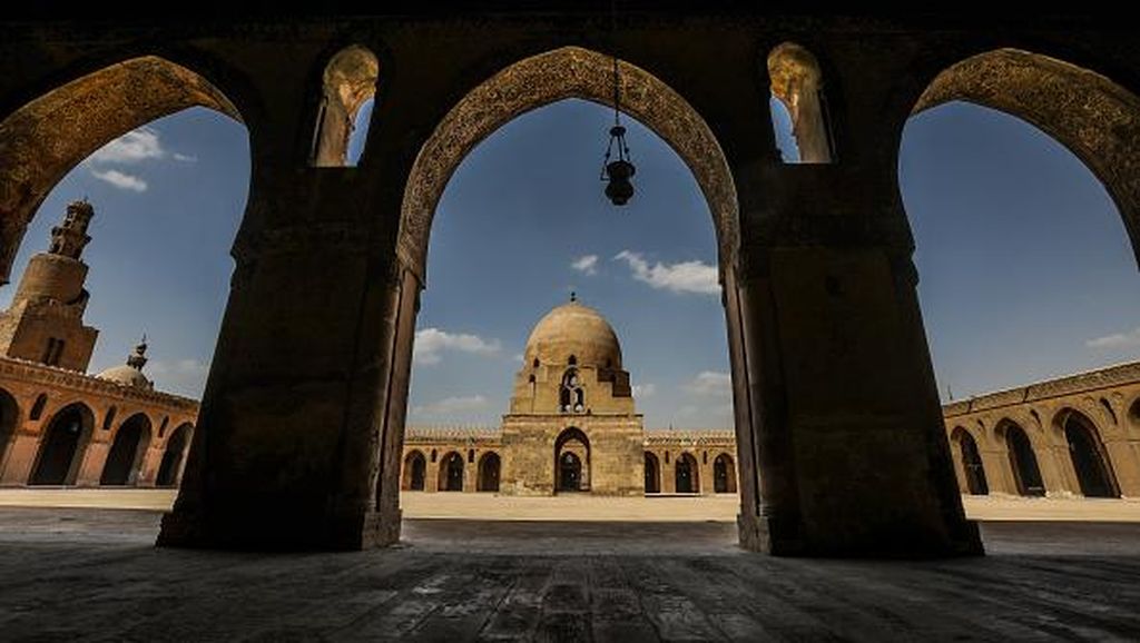 Megahnya Masjid Ibnu Tulun, Warisan Peradaban Islam di Kairo