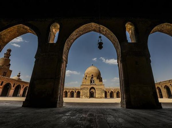 Megahnya Masjid Ibnu Tulun, Warisan Peradaban Islam di Kairo