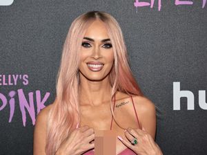 Foto: Transformasi Megan Fox Setelah Lalui 3 Kali Operasi Payudara Foto: Transformasi Megan Fox Setelah Lalui 3 Kali Operasi Payudara