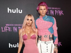 Alasan Megan Fox Tanya Machine Gun Kelly soal Dulu ASI atau Tidak Alasan Megan Fox Tanya Machine Gun Kelly soal Dulu ASI atau Tidak