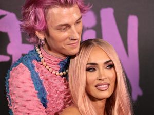 Megan Fox Umumkan Hamil Anak Pertama dari Machine Gun Kelly Megan Fox Umumkan Hamil Anak Pertama dari Machine Gun Kelly