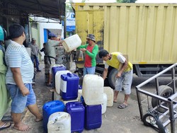 Warga Lebak Belum Tahu Beli Minyak Goreng Curah Pakai PeduliLindungi