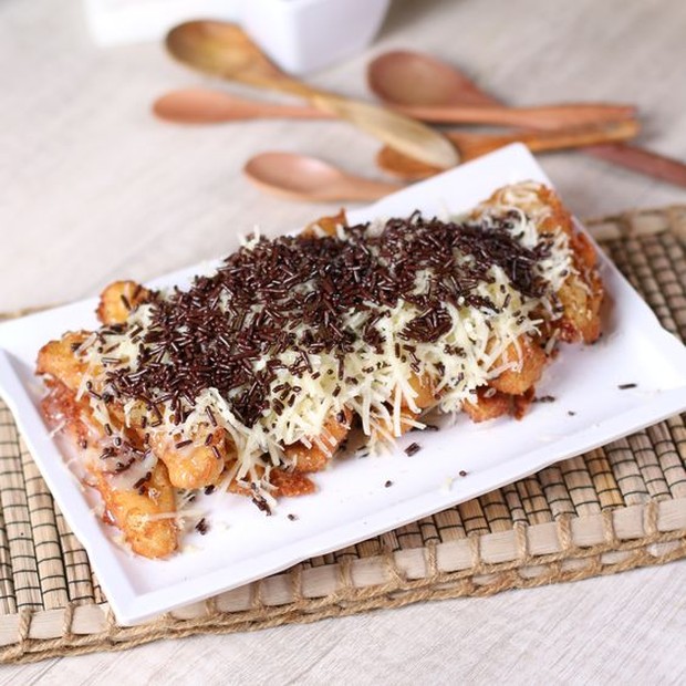 pisang goreng/foto: pinterest.com/Pisang Goreng Djakarta Grogol camilan pisang goreng