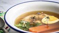 Keren! Pria Ini Ubah Makanan Jadi Dunia Kecil Penuh Cerita