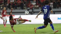 Bali United yang mencoba keluar dari tekanan justru semakin terpuruk saat Visakha memperbesar keunggulan menjadi 4-1 pada menit ke-63. Paulo Victor menambah pundi-pundi golnya.