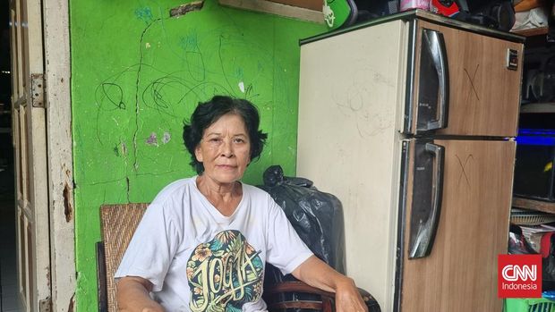 Setiawati, 65 Tahun,  warga Jalan Cikini VII, Menteng, Jakarta Pusat.