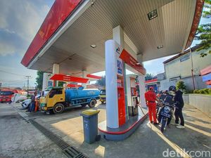 Menteri Investasi Bahlil Singgung Harga BBM-Minta Masyarakat Siap-siap Menteri Investasi Bahlil Singgung Harga BBM-Minta Masyarakat Siap-siap
