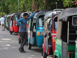 Sri Lanka Bangkrut! Menterinya Cabut ke Qatar dan Rusia Cari BBM