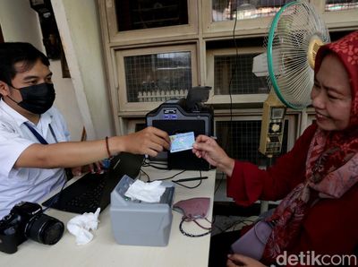 Antusias Warga Jakarta Ubah Data e-KTP Imbas Perubahan Nama Jalan