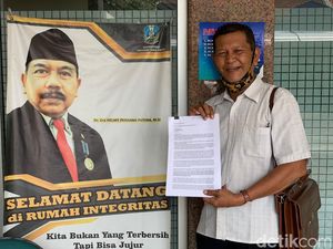 Warga Laporkan Bupati Bojonegoro atas Pelanggaran Perjalanan ke Luar Negeri Warga Laporkan Bupati Bojonegoro atas Pelanggaran Perjalanan ke Luar Negeri