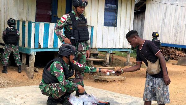 Bantuan Pengobatan Keliling untuk Masyarakat Perbatasan Papua