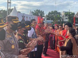 Intip Kelihaian Bobby Menari Mejuah-juah Khas Suku Karo