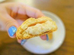 Siapa Mau Cicip Dessert dari Belalang dan Larva Tawon Ini?