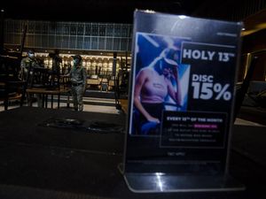 Lihat Lagi Deretan Outlet Holywings yang tutup Buntut Promo Miras Lihat Lagi Deretan Outlet Holywings yang tutup Buntut Promo Miras