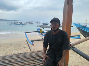Nelayan di Pantai Kelan Libur Melaut karena Cuaca-Biaya Mahal Nelayan di Pantai Kelan Libur Melaut karena Cuaca-Biaya Mahal