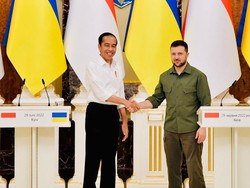 Zelensky Apresiasi Jokowi Pemimpin Asia Pertama Kunjungi Kyiv Usai Invasi