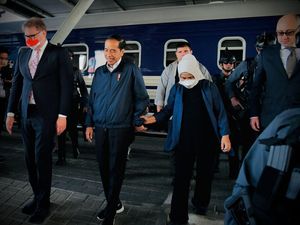 Jokowi Kepala Negara Asia Pertama yang Kunjungi Ukraina Usai Invasi