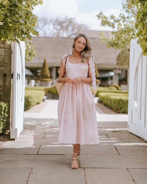 Josie https://www.instagram.com/josieldn/