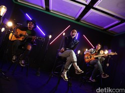 Posan Tobing Ancam Polisikan Kotak Jika Masih Bawakan Lagunya