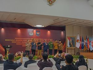 KPU-Dukcapil Teken Kerja Sama Pemutakhiran Data Pemilih Pemilu 2024 KPU-Dukcapil Teken Kerja Sama Pemutakhiran Data Pemilih Pemilu 2024