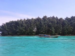 Sandiaga: Sektor Parekraf Sedot Pekerja 6 Kali Lebih Banyak dari Sektor Lain Sandiaga: Sektor Parekraf Sedot Pekerja 6 Kali Lebih Banyak dari Sektor Lain