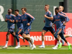 Man United Diterpa Kerumitan, Diprediksi Gagal Tembus Empat Besar